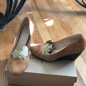 Shoes- Excellent condition- Camel Color